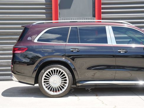 Used 2024 Mercedes-Benz Maybach GLS 600 4MATIC image 10