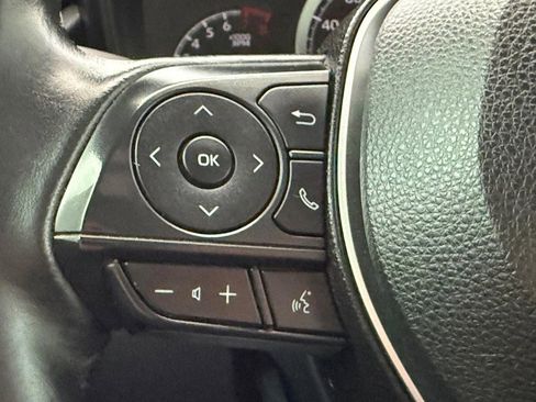 Used 2022 Toyota Corolla Cross LE image 16