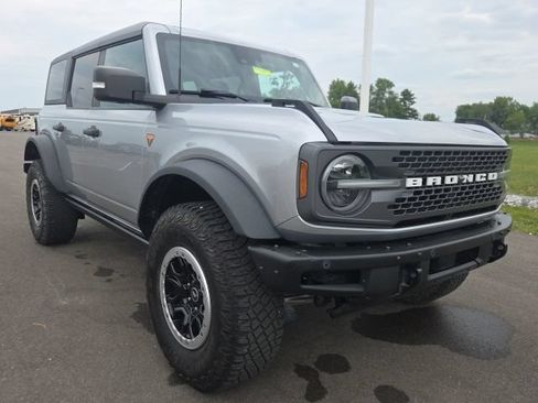 Certified 2022 Ford Bronco Badlands AWD/4WD image 1