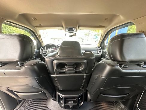 Used 2019 RAM 1500 Laramie AWD/4WD image 36