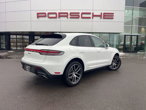 Certified 2025 Porsche Macan image 11
