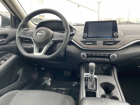 Used 2025 Nissan Altima 2.5 SV image 33