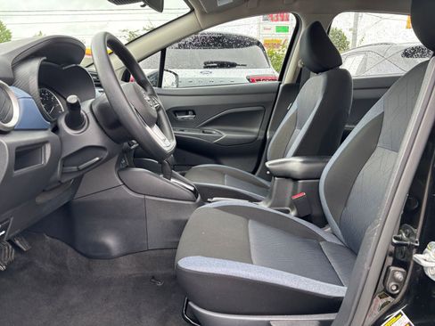 Used 2025 Nissan Versa SV FWD image 24