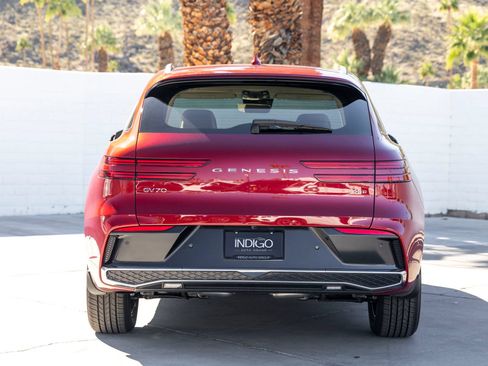 Used 2026 Genesis GV70 2.5T Advanced AWD/4WD image 8