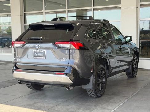 Certified 2022 Toyota RAV4 SE w/ Convenience Package AWD/4WD image 15
