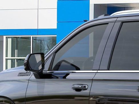 New 2026 Chevrolet Suburban High Country image 12