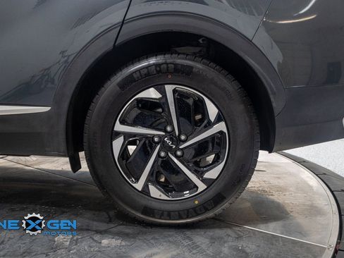 Used 2024 Kia Sportage LX image 45