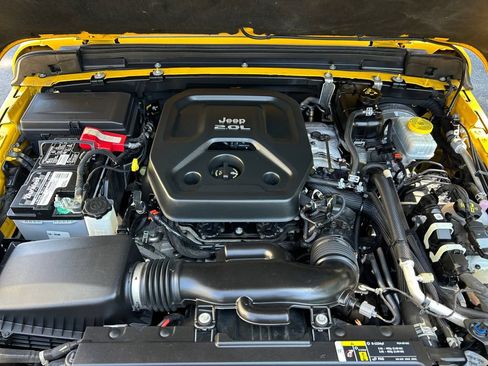 Used 2019 Jeep Wrangler Unlimited Sport S AWD/4WD image 16