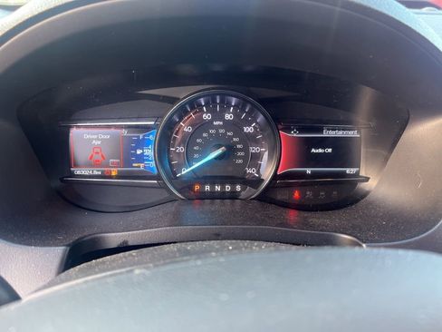 Used 2017 Ford Explorer XLT w/ Equipment Group 202A image 6