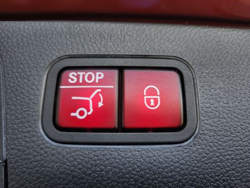 Used 2022 Mercedes-Benz GLC 300 4MATIC image 23