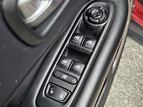 Used 2017 Jeep Compass Latitude w/ Popular Equipment Group AWD/4WD image 31