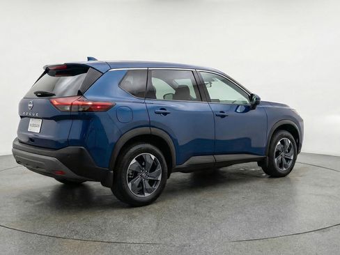Used 2025 Nissan Rogue SV image 9