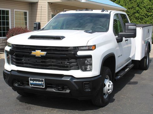 Used 2025 Chevrolet Silverado 3500 W/T w/ WT Convenience Package AWD/4WD image 12