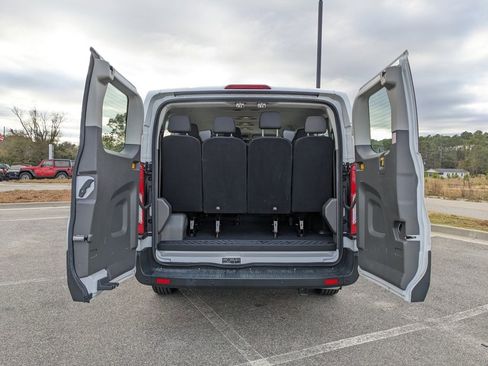 Used 2023 Ford Transit 350 XLT image 17