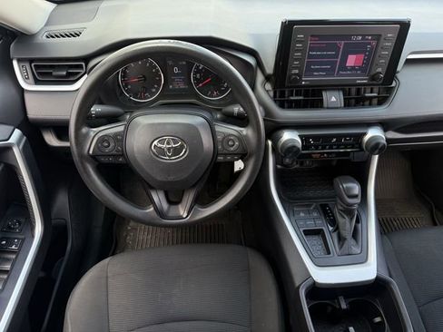 Used 2022 Toyota RAV4 LE image 16