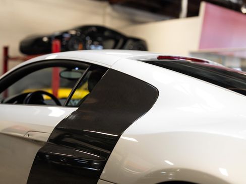 Used 2011 Audi R8 V10 image 36