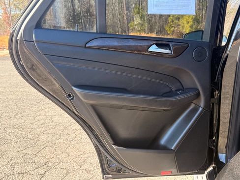 Used 2014 Mercedes-Benz ML 350 4MATIC w/ Premium 1 Package image 17