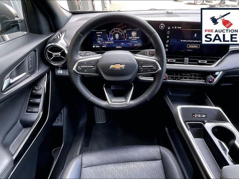 Used 2025 Chevrolet Equinox LT w/ Convenience Package II AWD/4WD image 5