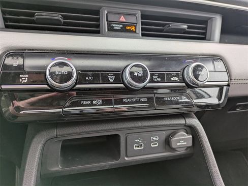 Certified 2024 Honda Pilot Touring image 20