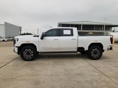 Used 2024 GMC Sierra 2500 Denali Ultimate w/ Max Trailering Package AWD/4WD image 4