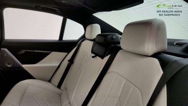 Used 2025 BMW i5 eDrive40 w/ M Sport Package AWD/4WD image 41