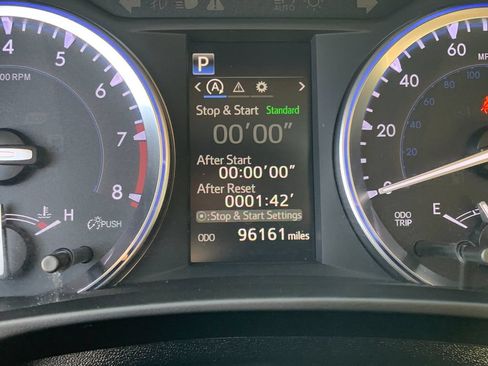Used 2017 Toyota Highlander XLE AWD/4WD image 33
