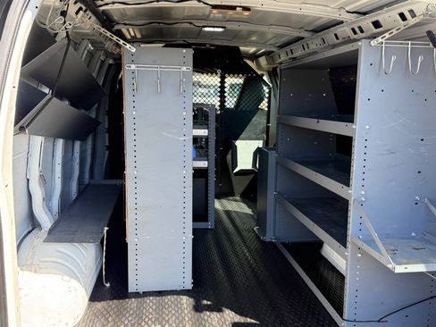 Used 2016 Chevrolet Express 2500 RWD image 11
