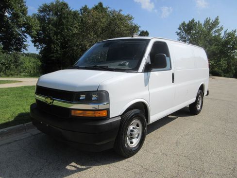 Used 2021 Chevrolet Express 2500 w/ Driver Convenience Package RWD image 39