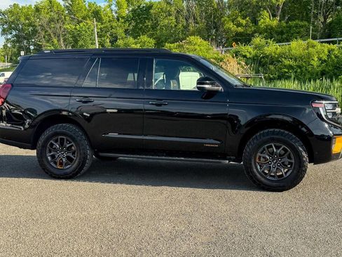 Used 2025 Ford Expedition Tremor AWD/4WD image 2