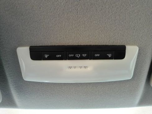 Used 2018 Nissan Kicks SV image 45