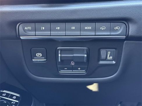 Used 2025 Cadillac Escalade Premium Luxury w/ Touring Package image 31