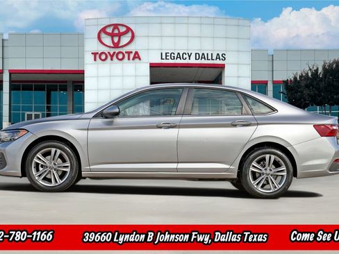 Used 2024 Volkswagen Jetta SE FWD image 7