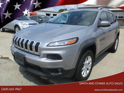 Used 2018 Jeep Cherokee Latitude Plus w/ Comfort/Convenience Group