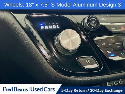 Used 2022 Chrysler Pacifica Touring-L w/ S Appearance Package image 18