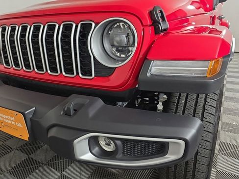 Used 2025 Jeep Wrangler Unlimited Sahara w/ Safety Group AWD/4WD image 15
