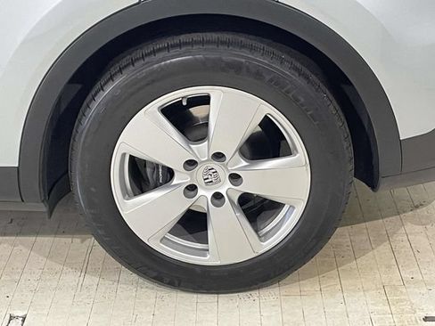 Certified 2022 Porsche Cayenne AWD/4WD image 12