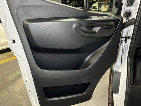 Used 2025 Mercedes-Benz Sprinter 2500 image 20
