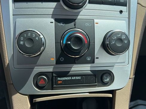 Used 2010 Chevrolet Malibu LS FWD image 18