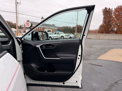 Used 2022 Toyota RAV4 LE w/ Carpet Mat Package (TMS) image 26