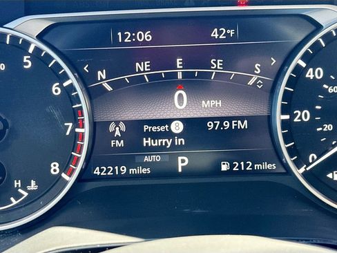 Used 2022 Nissan Pathfinder Platinum w/ Cargo Package image 12