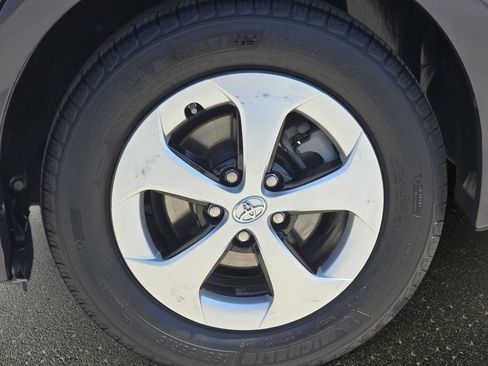 Used 2013 Toyota Prius Three FWD image 33