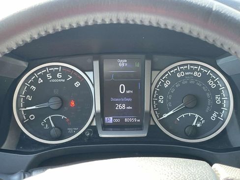 Used 2020 Toyota Tacoma SR5 image 18
