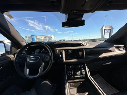 Used 2024 GMC Yukon XL Denali AWD/4WD image 56
