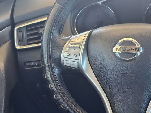 Used 2016 Nissan Rogue S image 50