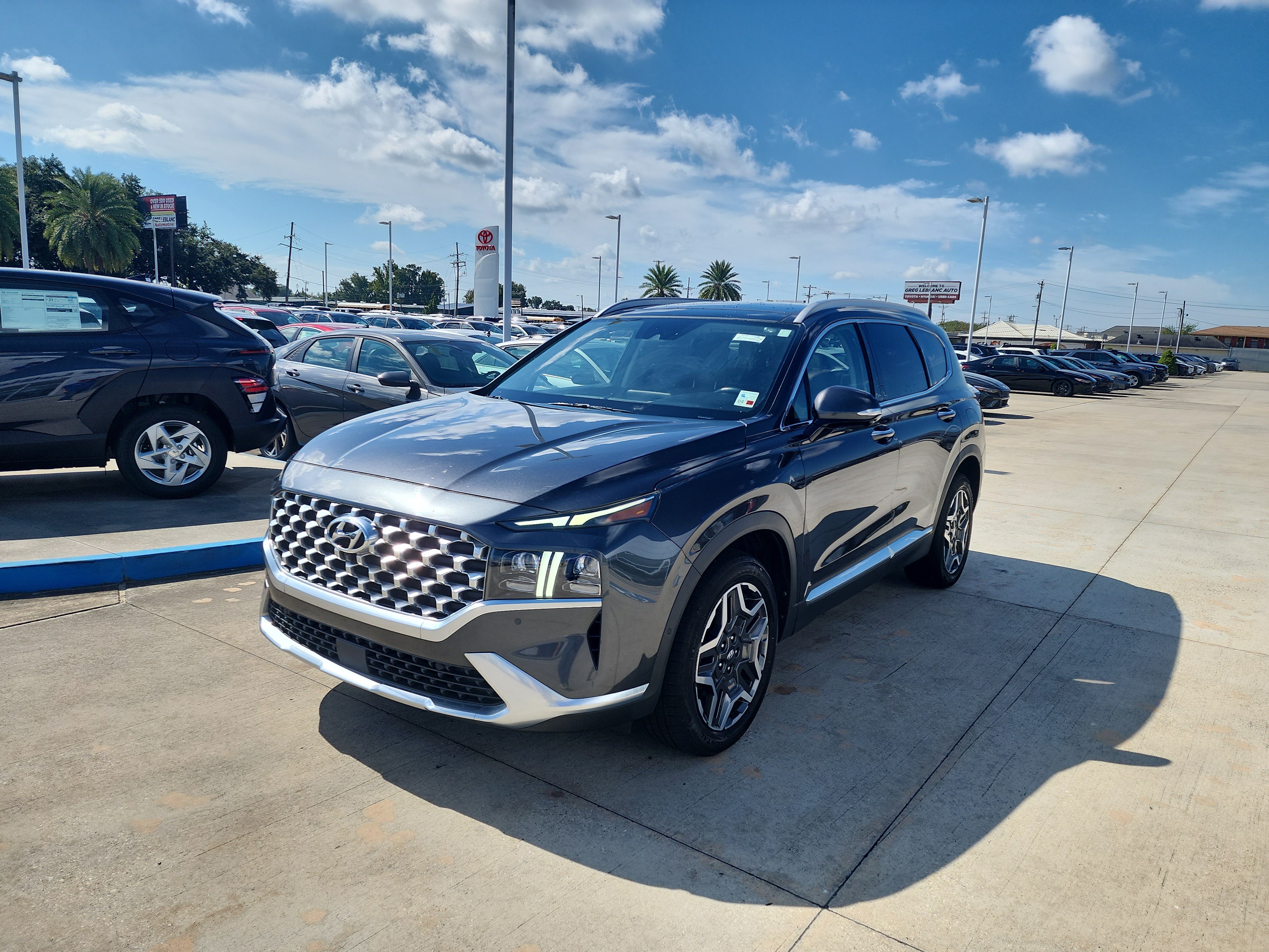 Used 2022 Hyundai Santa Fe Limited FWD image 3