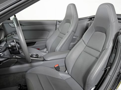 Certified 2022 Porsche 911 Carrera S RWD image 5