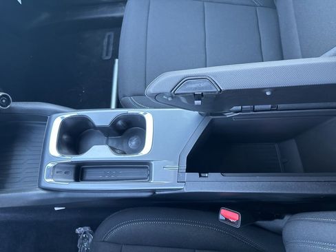 New 2026 Chevrolet Equinox EV LT image 15