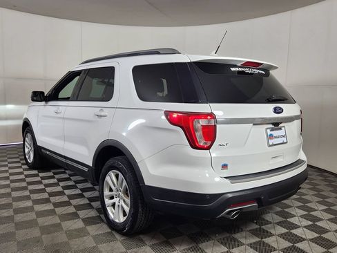 Used 2018 Ford Explorer XLT w/ Equipment Group 201A AWD/4WD image 5