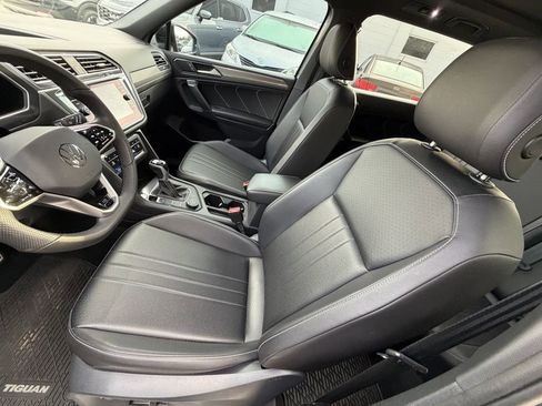 Used 2022 Volkswagen Tiguan SE R-Line AWD/4WD image 19