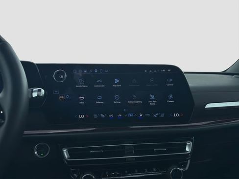 Used 2025 Chevrolet Traverse RS image 15